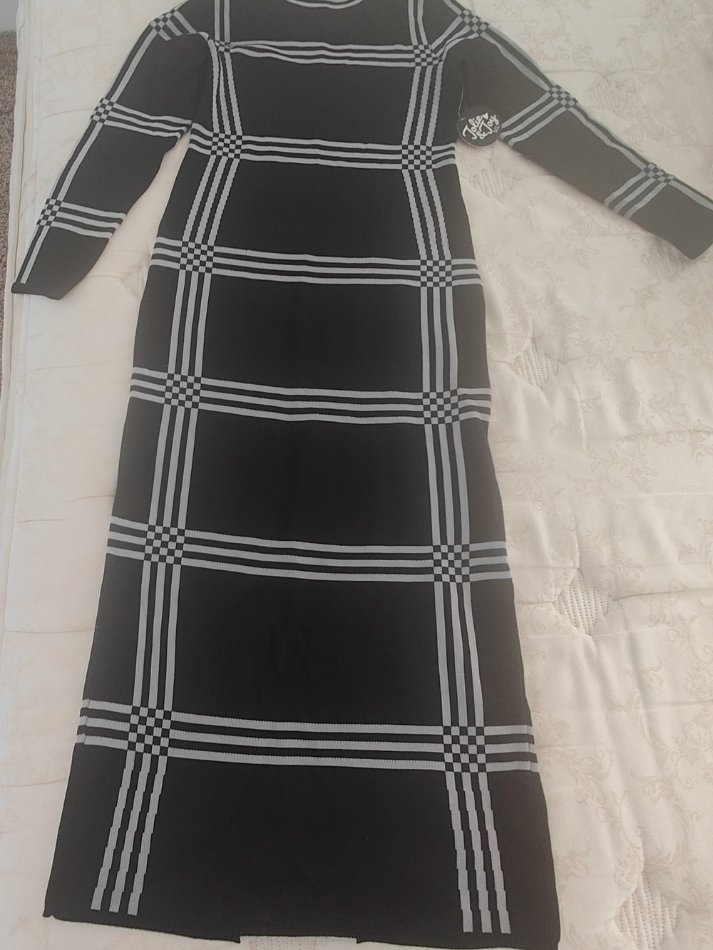 Jolie & Joy Black & White Plaid Long Sleeve Midi Dress